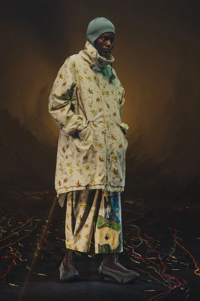 Look 19